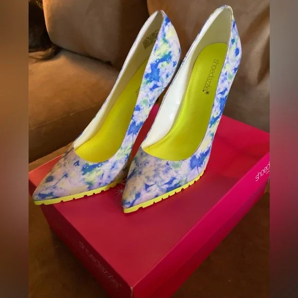 Tye dyed pumps - Picture 1 of 9